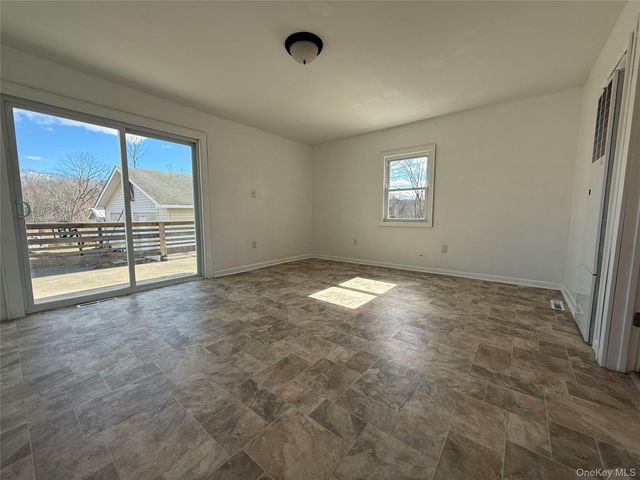 657 Eatontown Road, Port Jervis, NY 12771