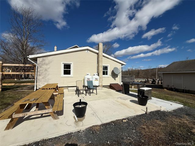 657 Eatontown Road, Port Jervis, NY 12771