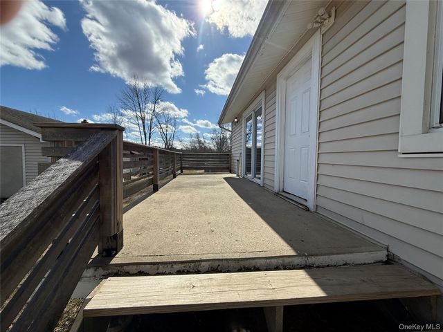 657 Eatontown Road, Port Jervis, NY 12771