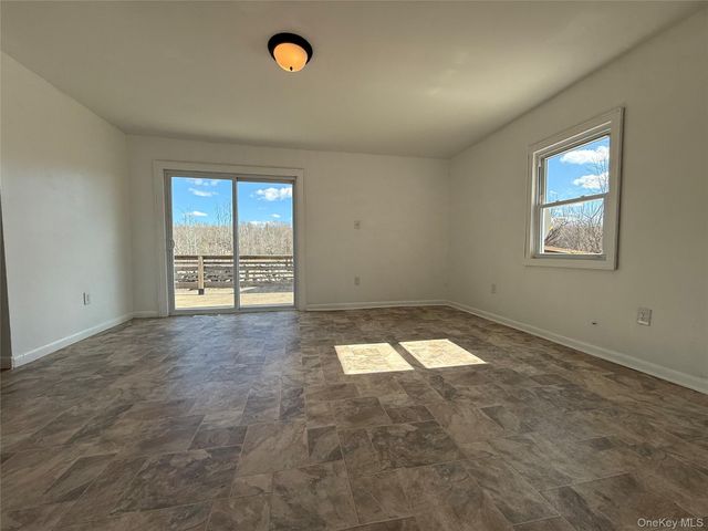 657 Eatontown Road, Port Jervis, NY 12771