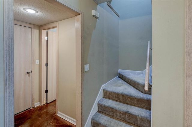 8112 N Lawn Avenue, Kansas City, MO 64119