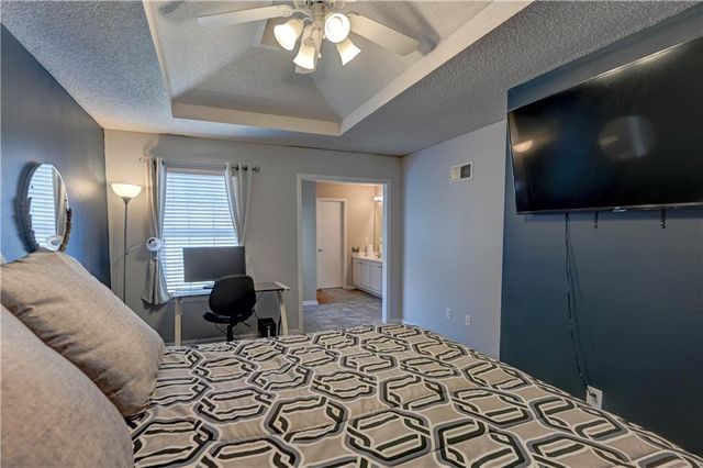 8112 N Lawn Avenue, Kansas City, MO 64119