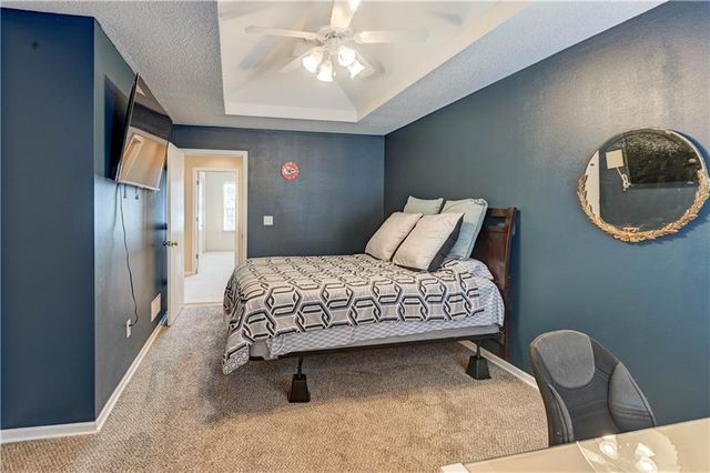 8112 N Lawn Avenue, Kansas City, MO 64119