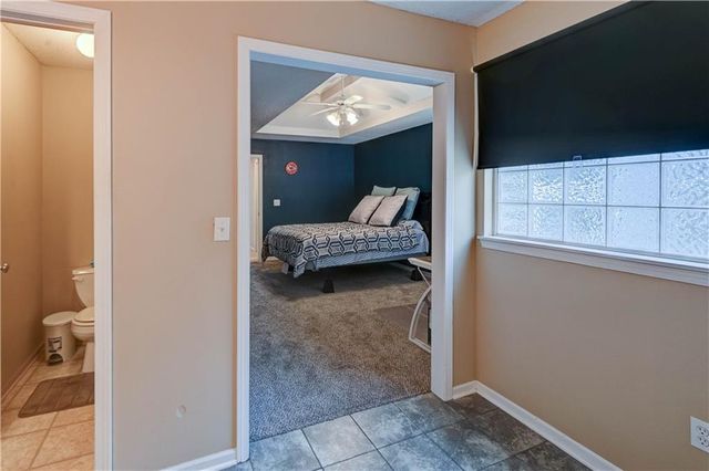 8112 N Lawn Avenue, Kansas City, MO 64119