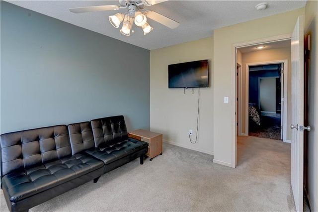 8112 N Lawn Avenue, Kansas City, MO 64119