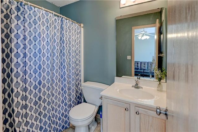 8112 N Lawn Avenue, Kansas City, MO 64119