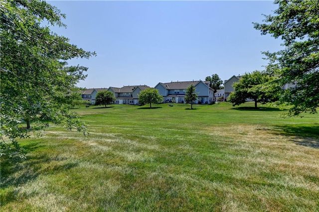 8112 N Lawn Avenue, Kansas City, MO 64119