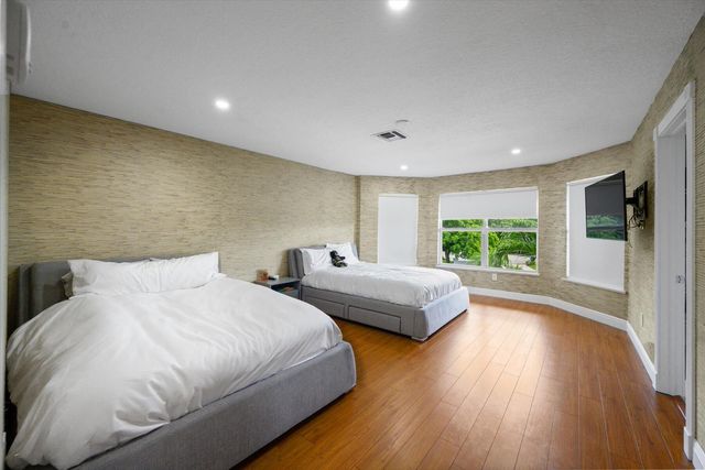 2135 Windsock Way, Wellington, FL 33414