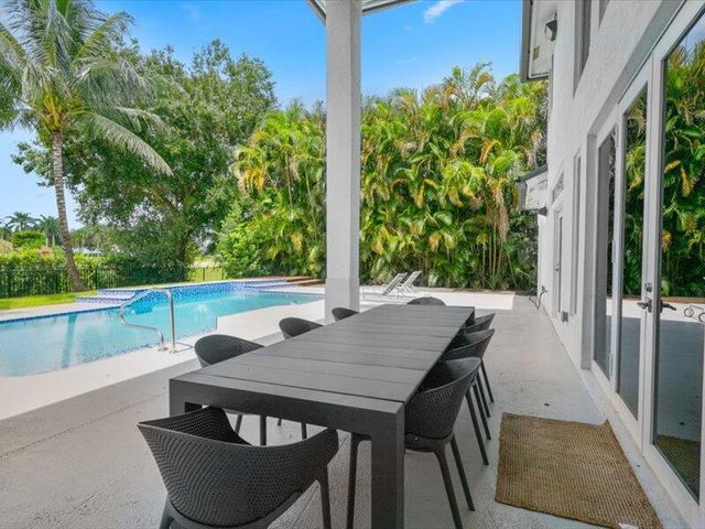2135 Windsock Way, Wellington, FL 33414
