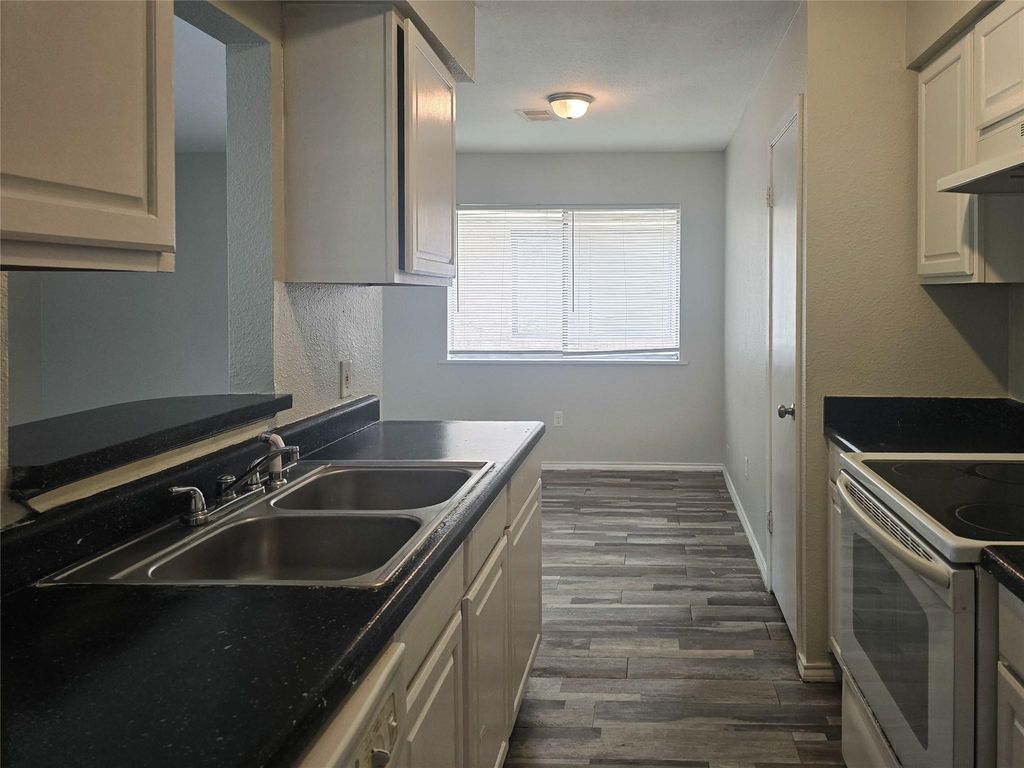 398 Duroux Road a, La Marque, TX 77568