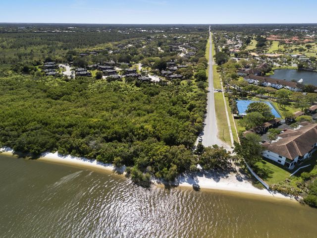 5668 SE Riverboat Drive 125, Stuart, FL 34997