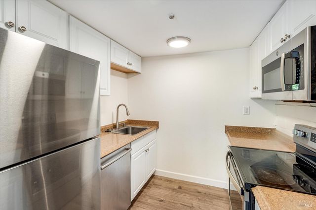 21 Avram Ave, Rohnert Park, CA 94928