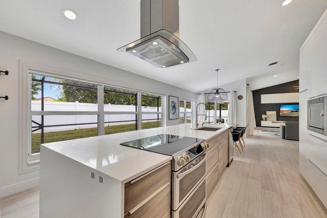 9567 Lake Serena Drive, Boca Raton, FL 33496