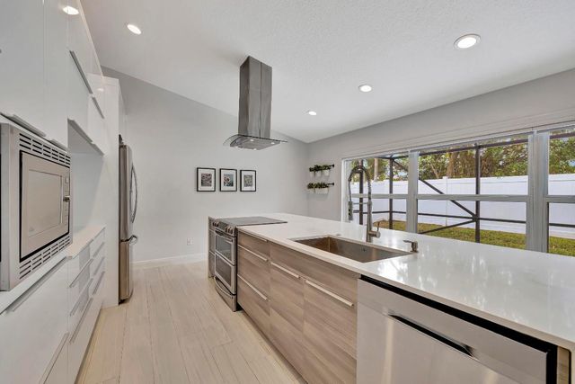 9567 Lake Serena Drive, Boca Raton, FL 33496