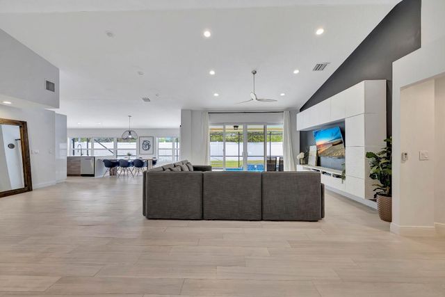 9567 Lake Serena Drive, Boca Raton, FL 33496