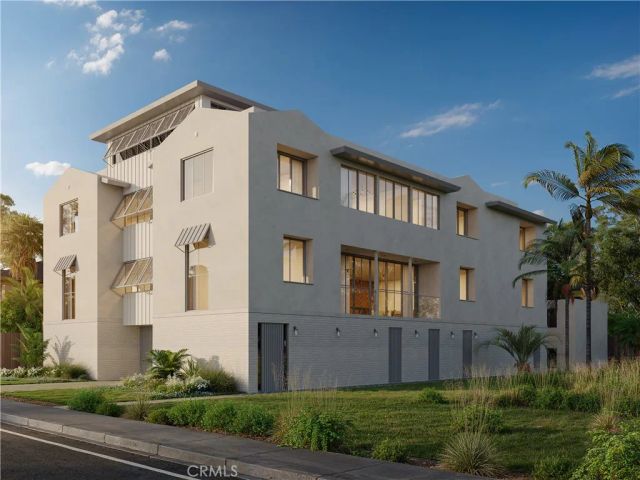 315 University Drive, Costa Mesa, CA 92627