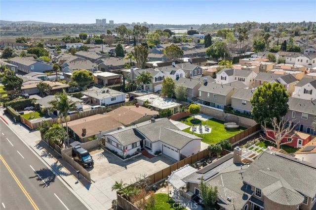 315 University Drive, Costa Mesa, CA 92627