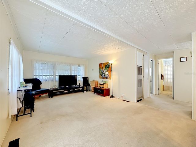 4676 66TH LANE N 20, St Petersburg, FL 33709