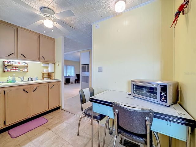 4676 66TH LANE N 20, St Petersburg, FL 33709