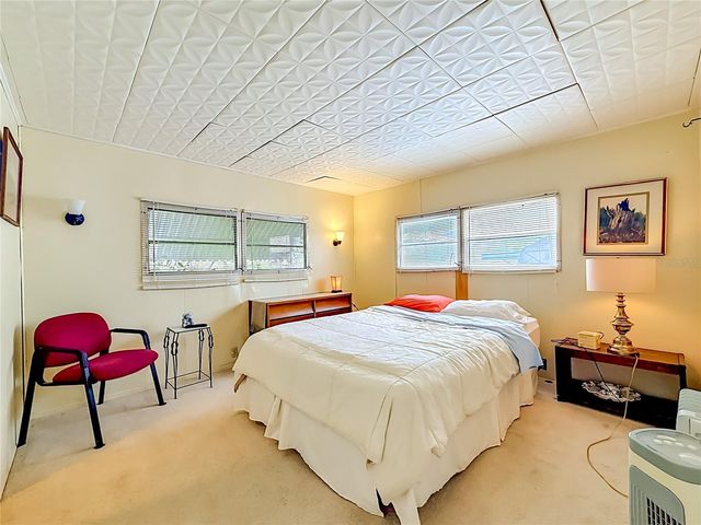 4676 66TH LANE N 20, St Petersburg, FL 33709