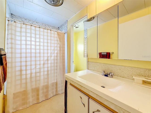 4676 66TH LANE N 20, St Petersburg, FL 33709