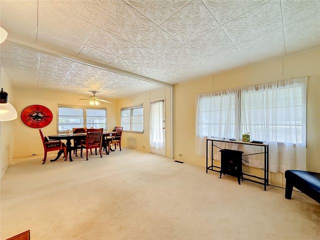 4676 66TH LANE N 20, St Petersburg, FL 33709