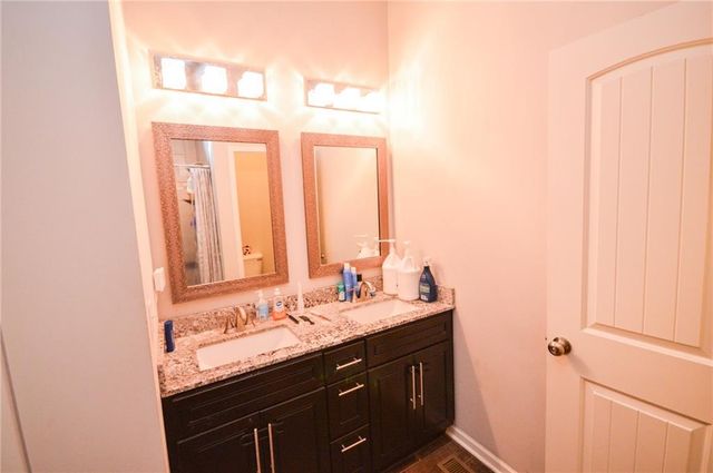 1510 S Vermont Avenue, Independence, MO 64052