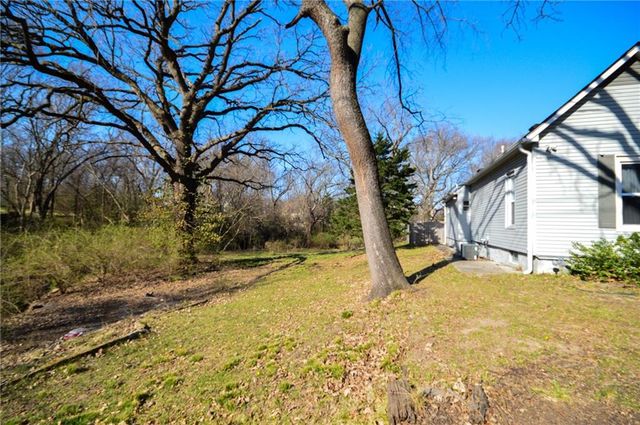 1510 S Vermont Avenue, Independence, MO 64052