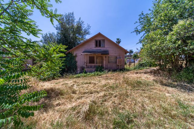 1868 Gold Street, Redding, CA 96001