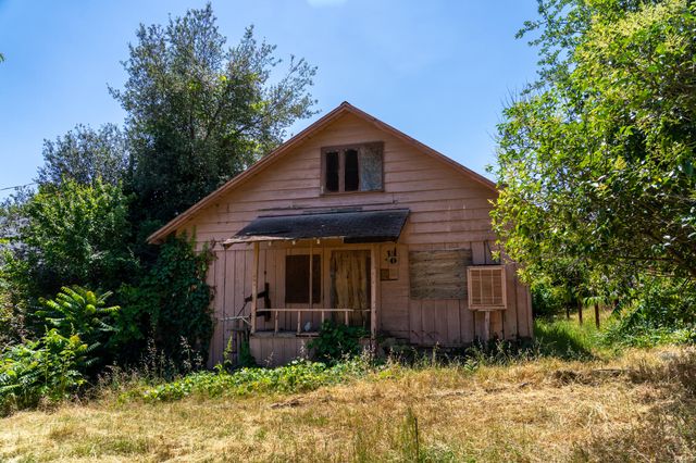 1868 Gold Street, Redding, CA 96001