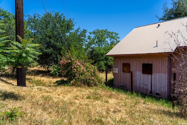 1868 Gold Street, Redding, CA 96001