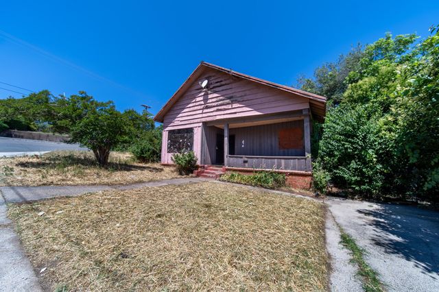 1868 Gold Street, Redding, CA 96001