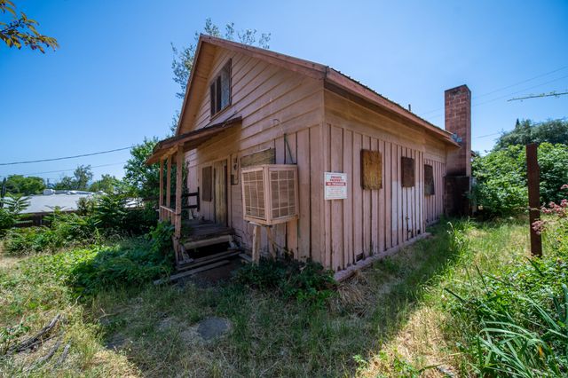 1868 Gold Street, Redding, CA 96001