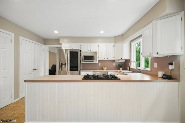 6 Noe Ave, Madison Boro, NJ 07940