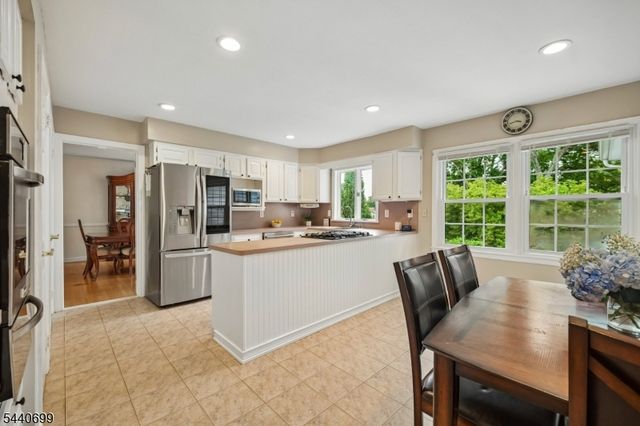 6 Noe Ave, Madison Boro, NJ 07940