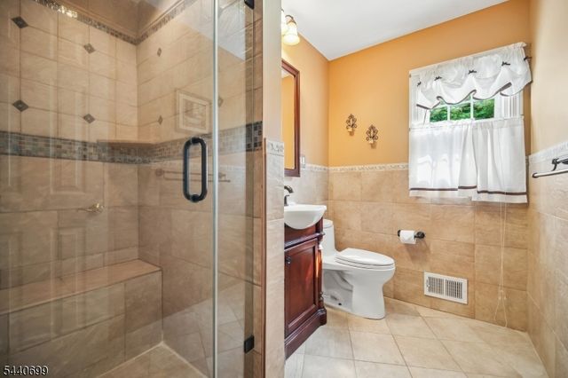 6 Noe Ave, Madison Boro, NJ 07940