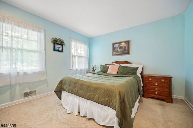 6 Noe Ave, Madison Boro, NJ 07940