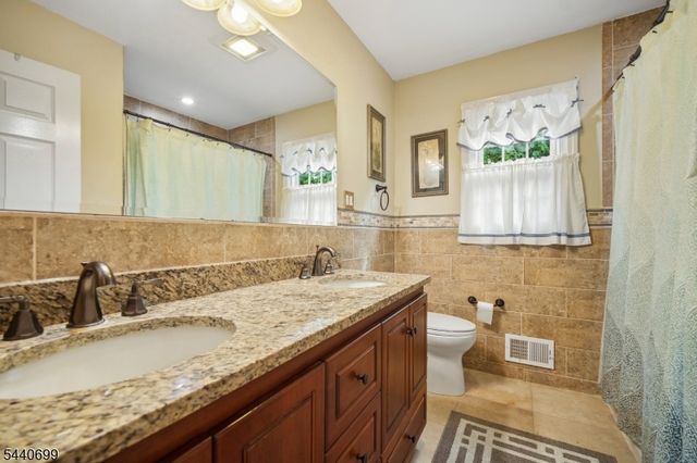 6 Noe Ave, Madison Boro, NJ 07940