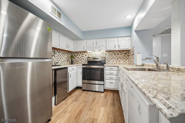 6 Noe Ave, Madison Boro, NJ 07940