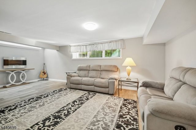 6 Noe Ave, Madison Boro, NJ 07940