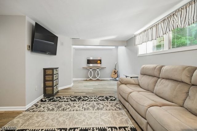 6 Noe Ave, Madison Boro, NJ 07940