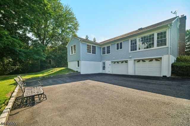 6 Noe Ave, Madison Boro, NJ 07940