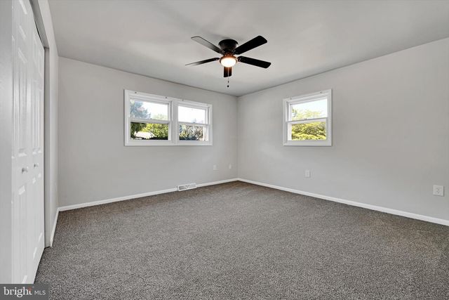 143 S OAK ST, Lititz, PA 17543