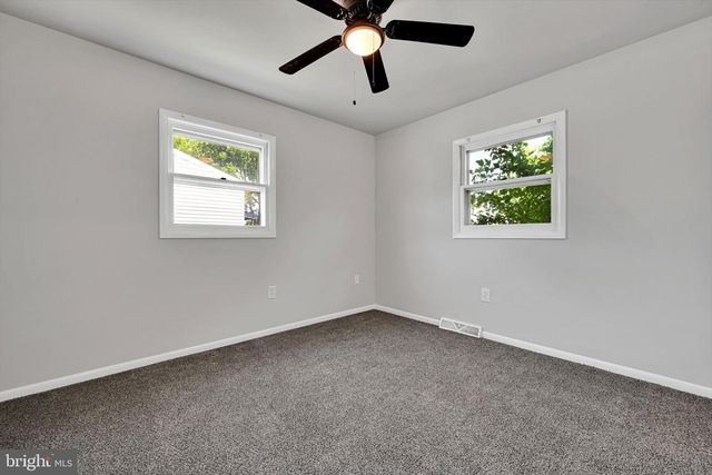 143 S OAK ST, Lititz, PA 17543