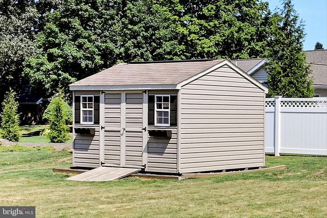 143 S OAK ST, Lititz, PA 17543