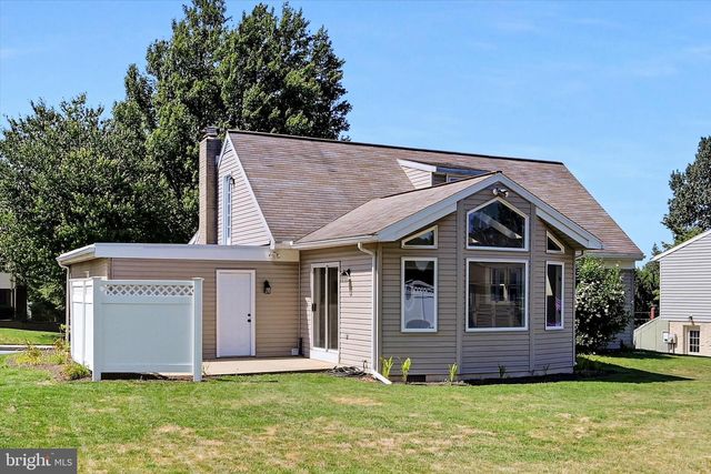 143 S OAK ST, Lititz, PA 17543
