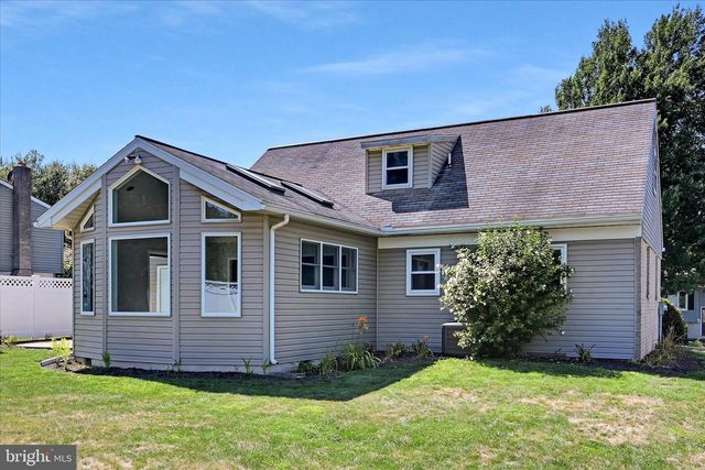 143 S OAK ST, Lititz, PA 17543