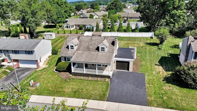 143 S OAK ST, Lititz, PA 17543