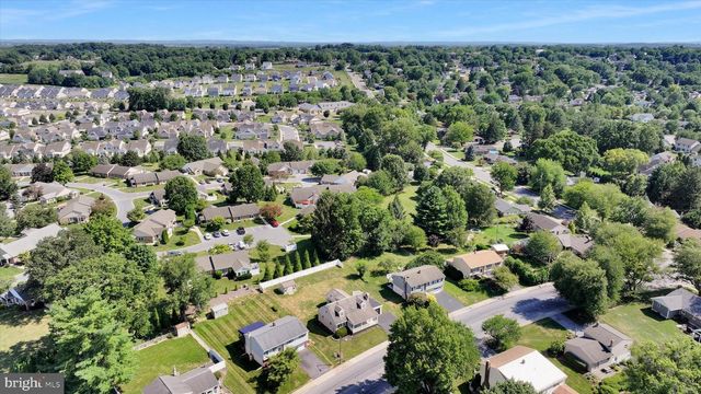 143 S OAK ST, Lititz, PA 17543