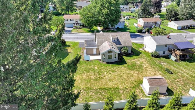143 S OAK ST, Lititz, PA 17543